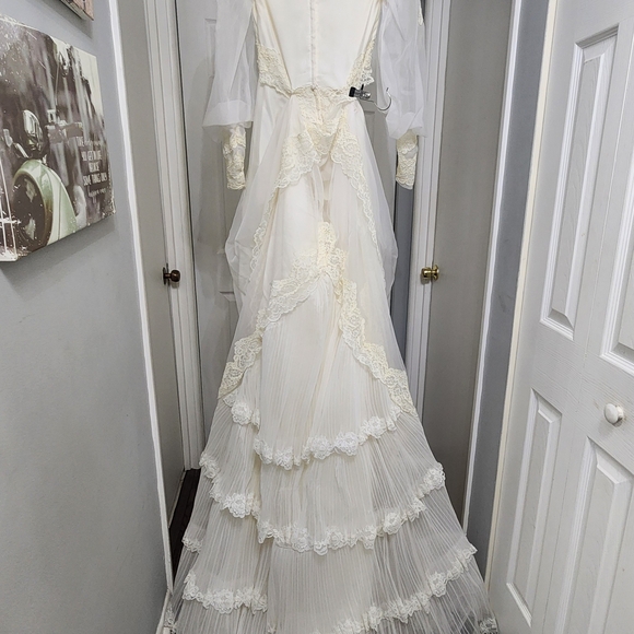 Vintage 80's White Lace Wedding Dress - Picture 11 of 16